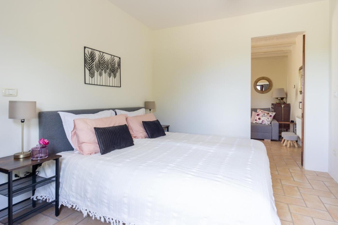 Rosa Nel Pozzo Apartments And B&B San Pietro  ภายนอก รูปภาพ