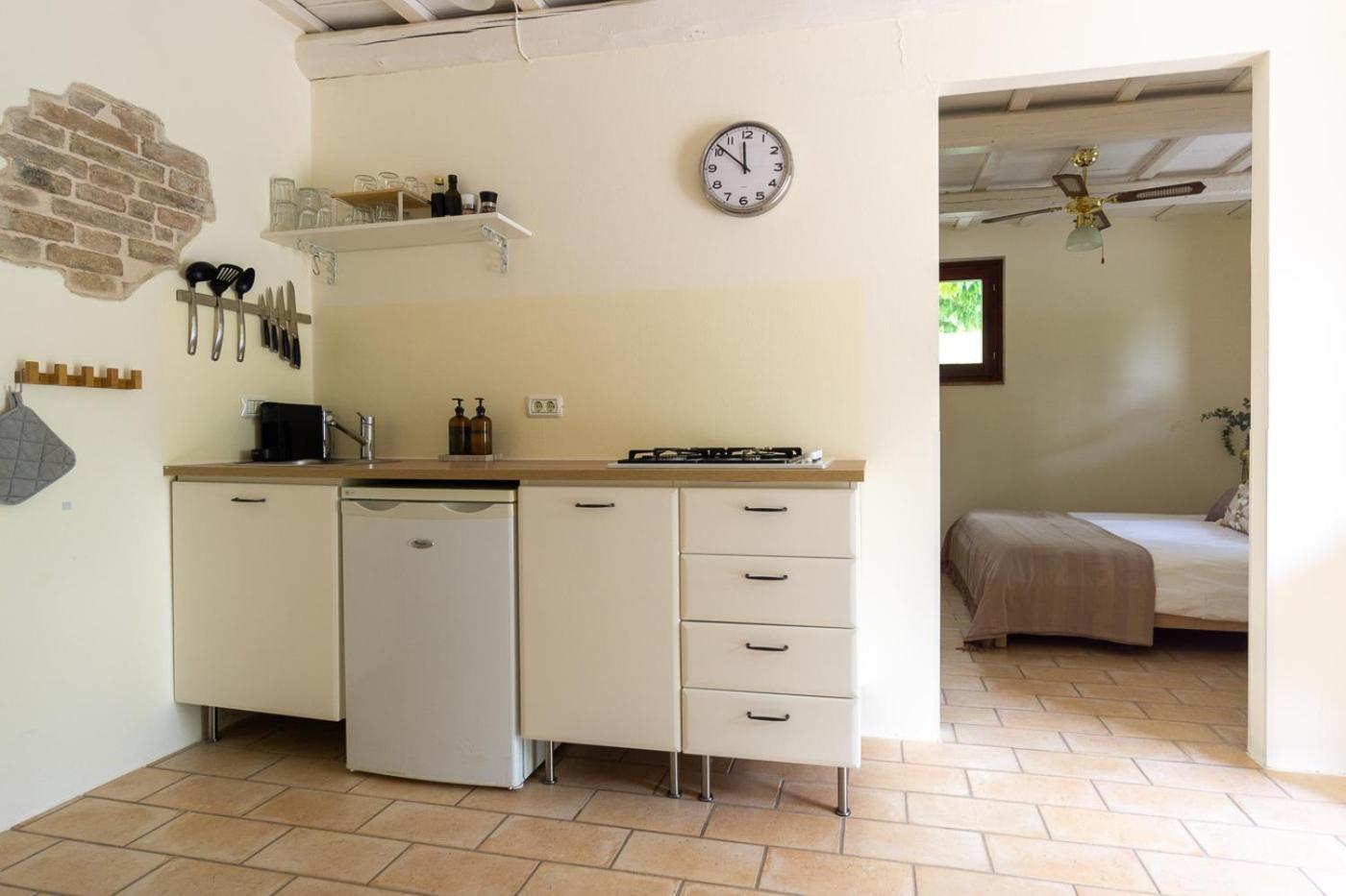 Rosa Nel Pozzo Apartments And B&B San Pietro  ภายนอก รูปภาพ