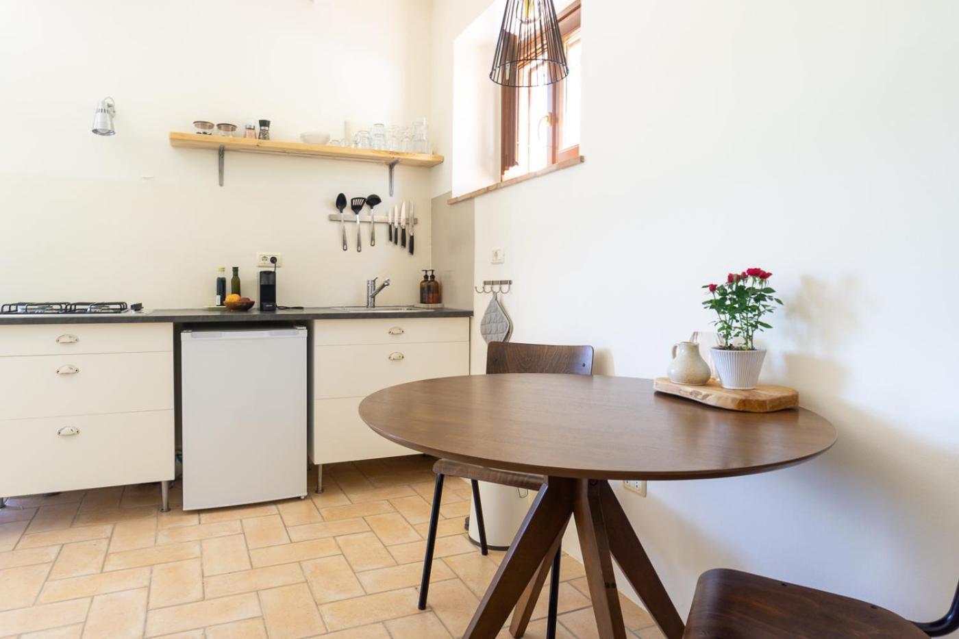 Rosa Nel Pozzo Apartments And B&B San Pietro  ภายนอก รูปภาพ