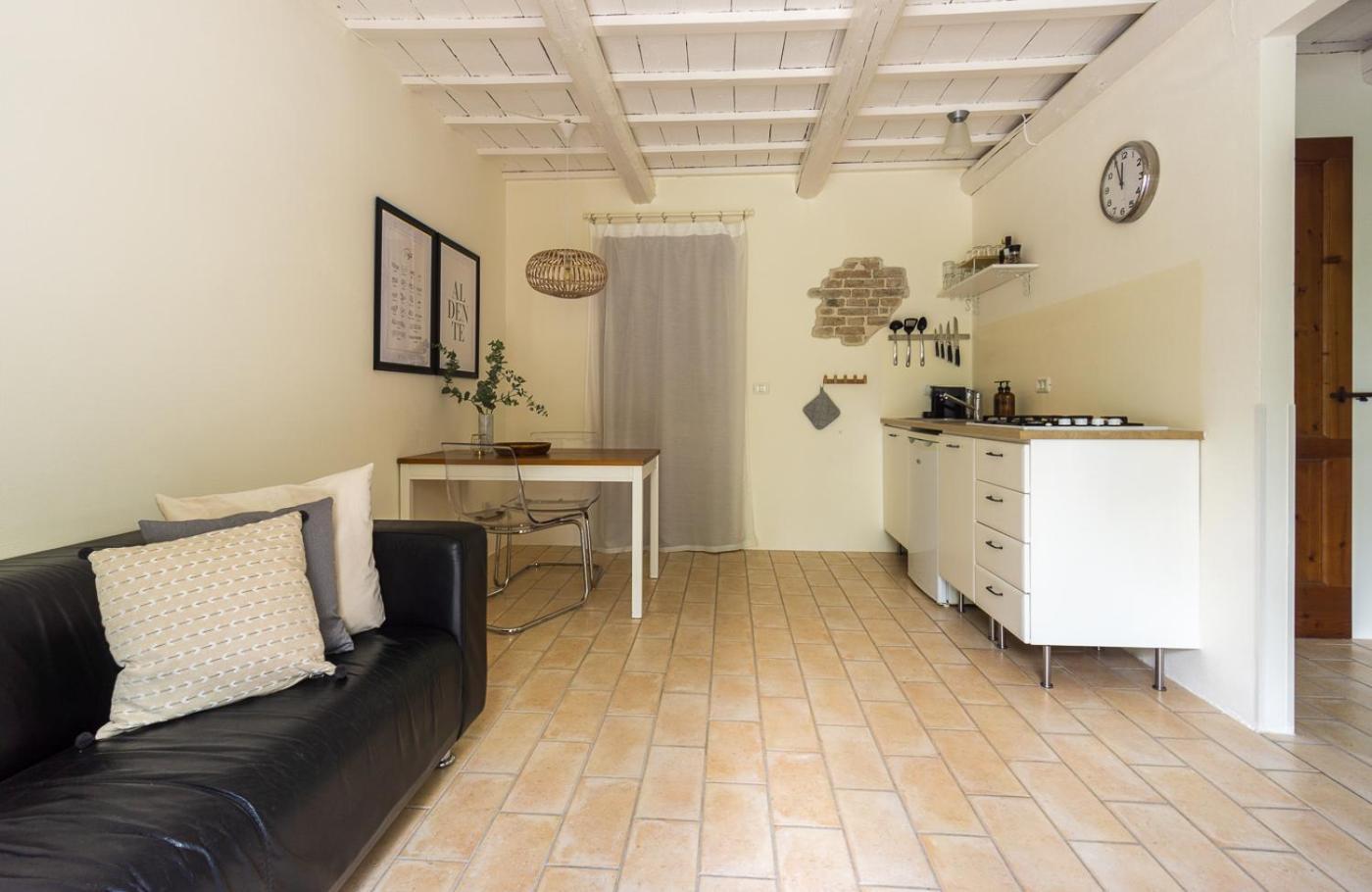 Rosa Nel Pozzo Apartments And B&B San Pietro  ภายนอก รูปภาพ