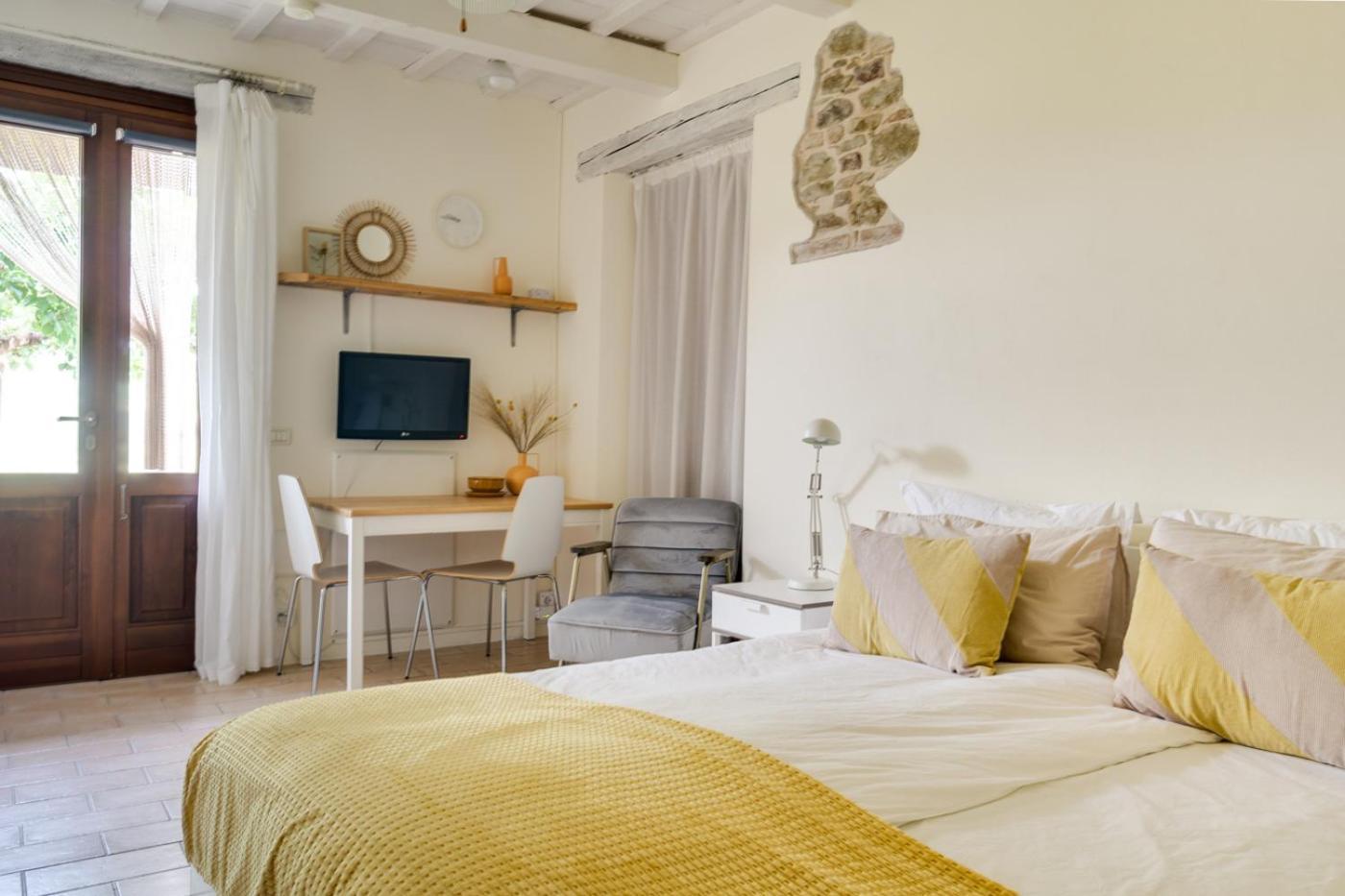 Rosa Nel Pozzo Apartments And B&B San Pietro  ภายนอก รูปภาพ
