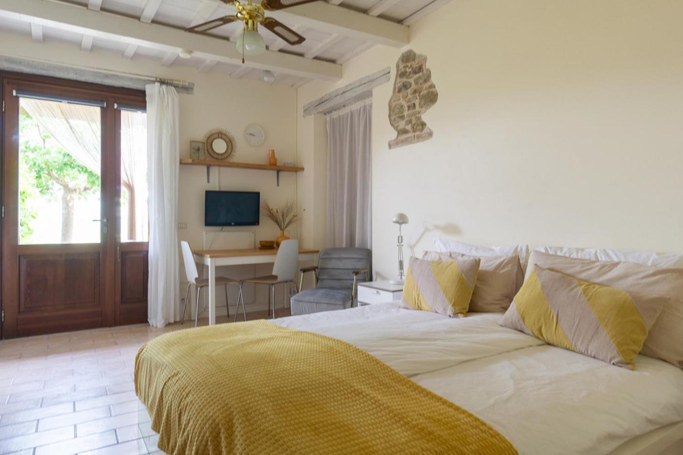 Rosa Nel Pozzo Apartments And B&B San Pietro  ภายนอก รูปภาพ
