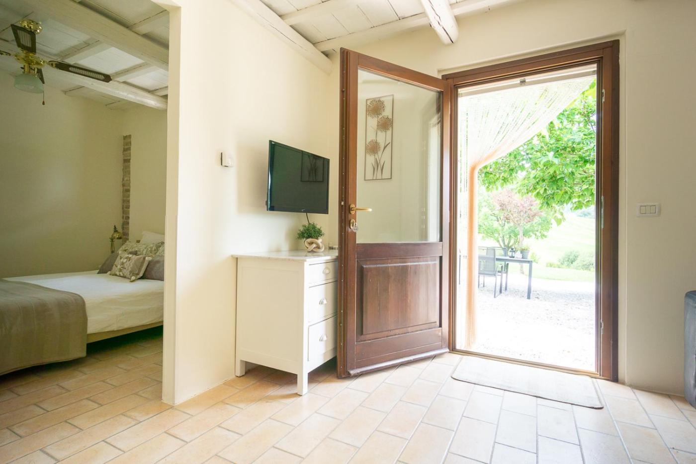 Rosa Nel Pozzo Apartments And B&B San Pietro  ภายนอก รูปภาพ