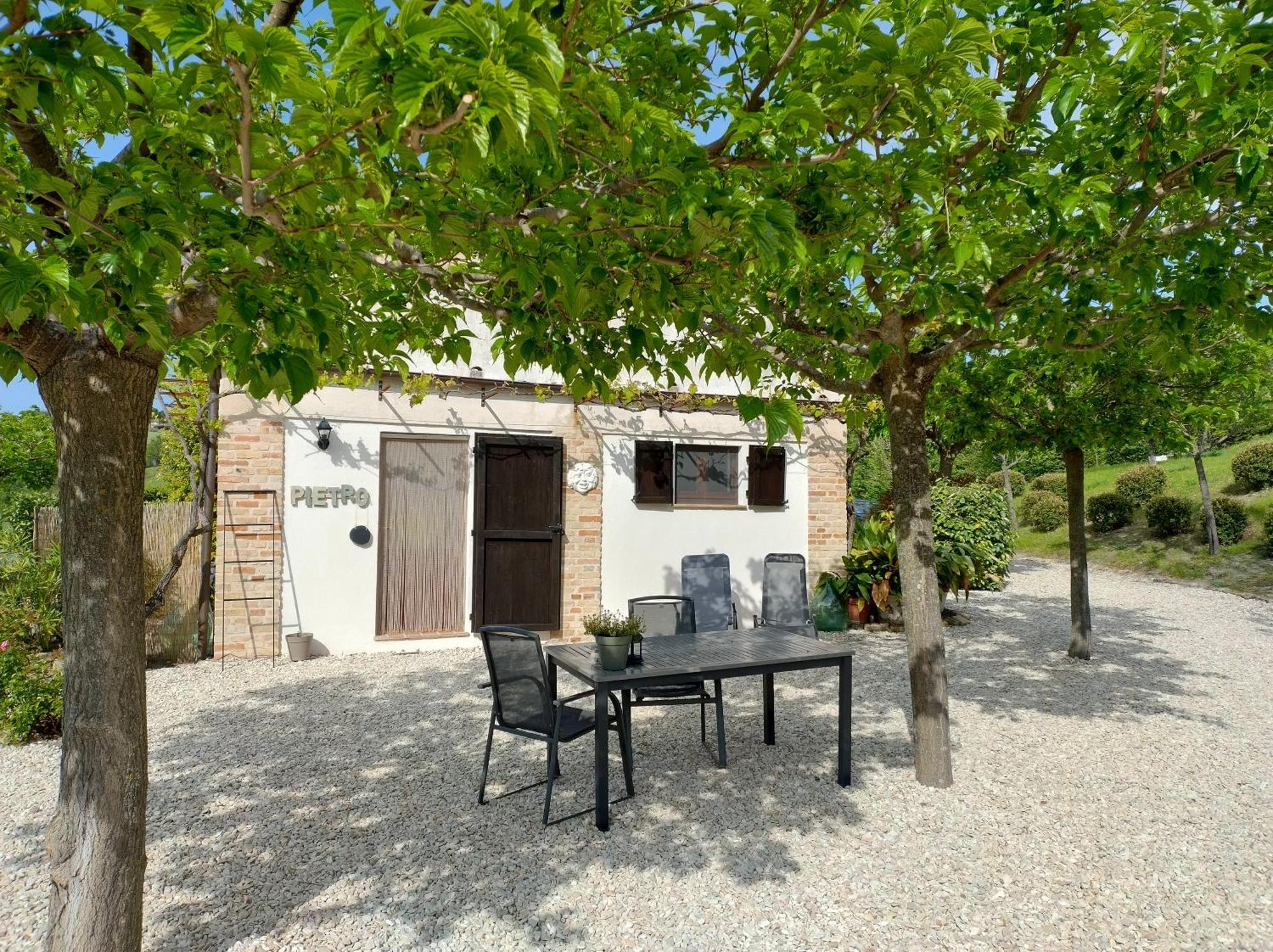 Rosa Nel Pozzo Apartments And B&B San Pietro  ภายนอก รูปภาพ
