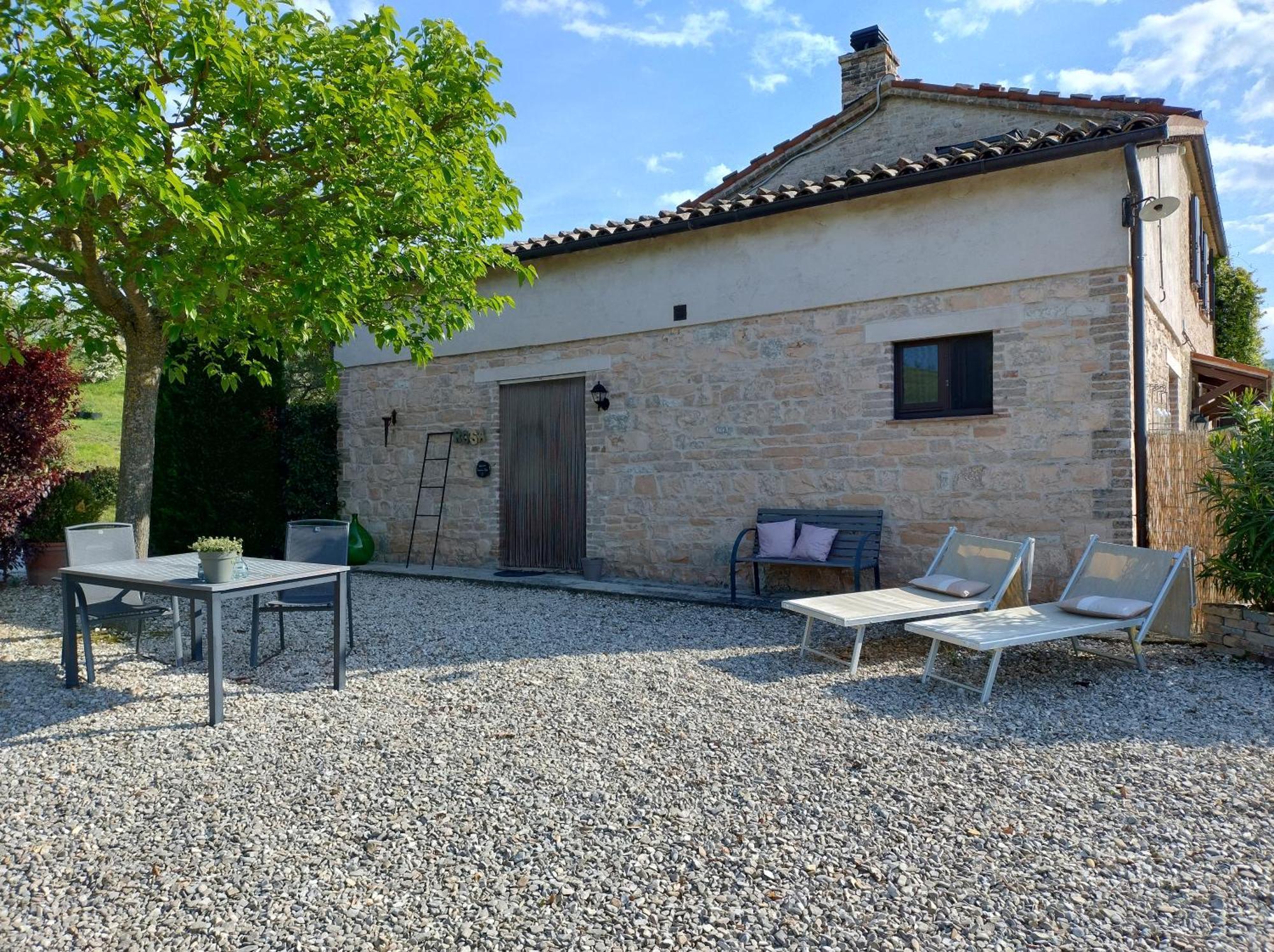 Rosa Nel Pozzo Apartments And B&B San Pietro  ภายนอก รูปภาพ