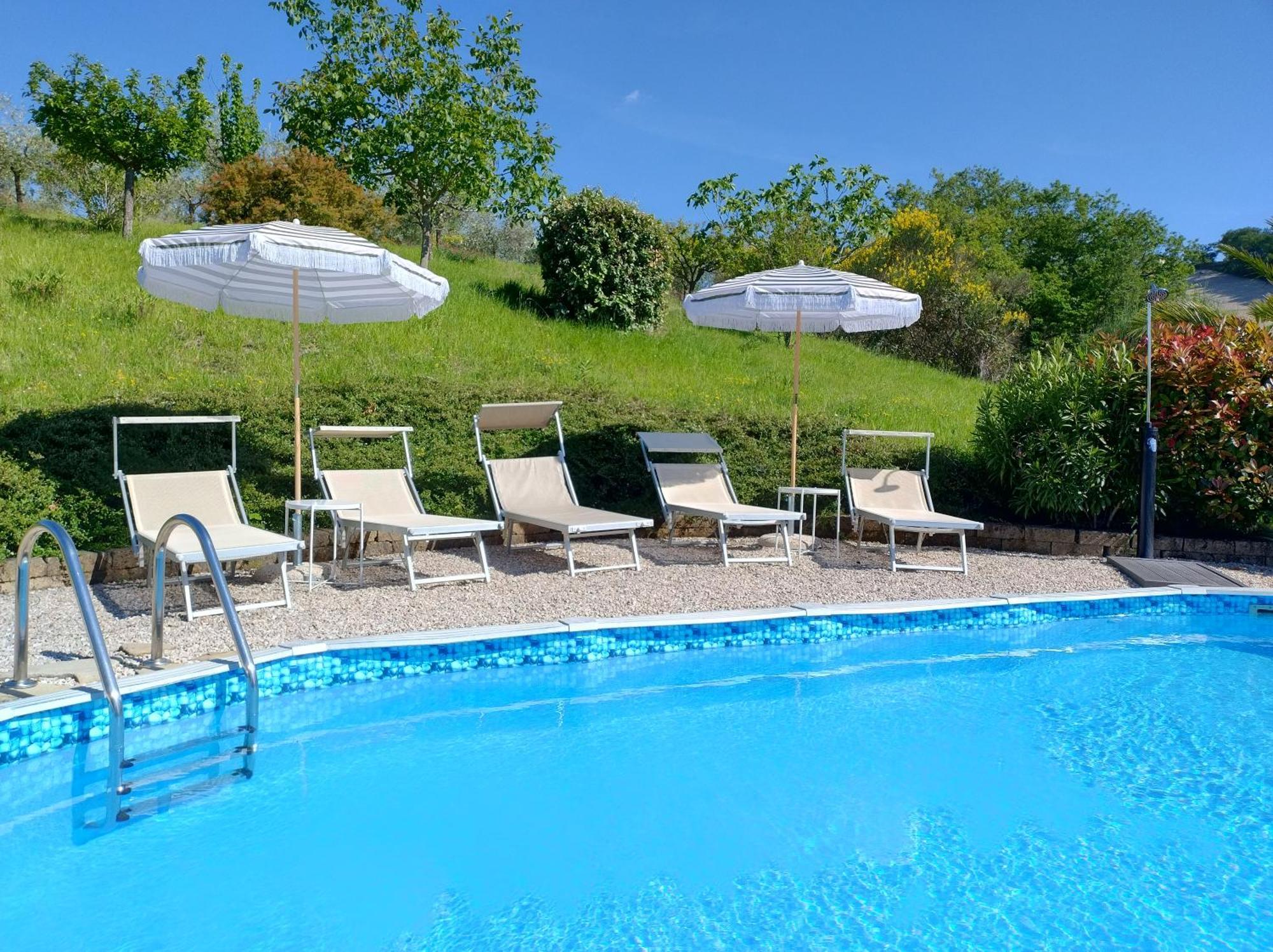 Rosa Nel Pozzo Apartments And B&B San Pietro  ภายนอก รูปภาพ