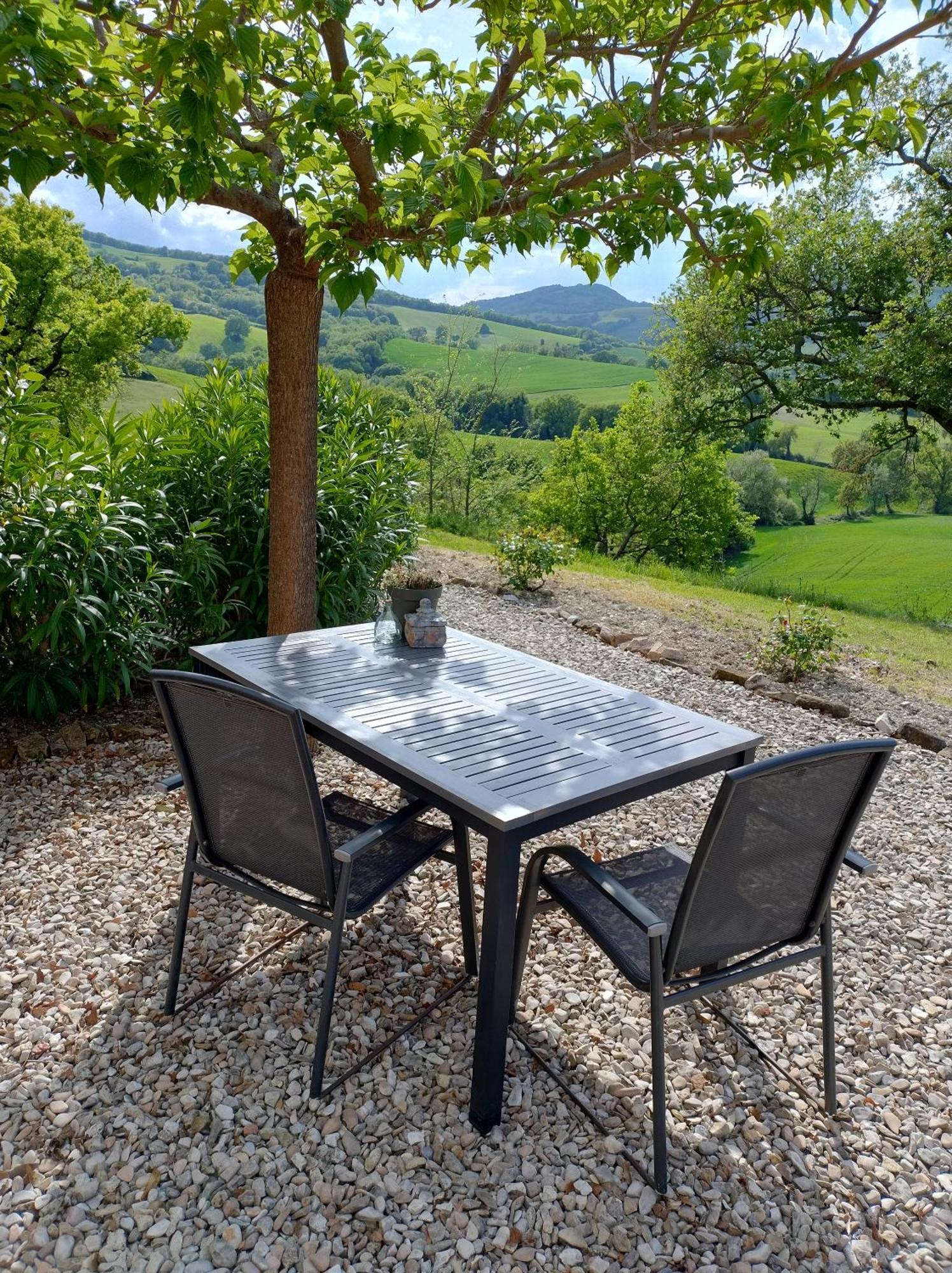 Rosa Nel Pozzo Apartments And B&B San Pietro  ภายนอก รูปภาพ